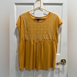 GLORIA VANDERBILT Yellow Embroidered Crewneck Short Sleeve Top LARGE Pre Loved